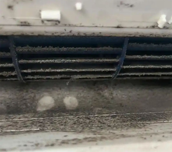 尼勒克空调吹的风有股烧焦味是怎么回事